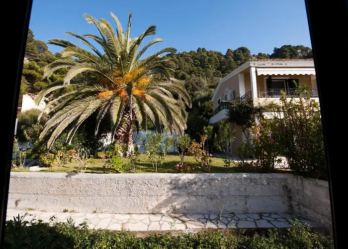 Aphrodite - Beachfront House - Recently Renovated